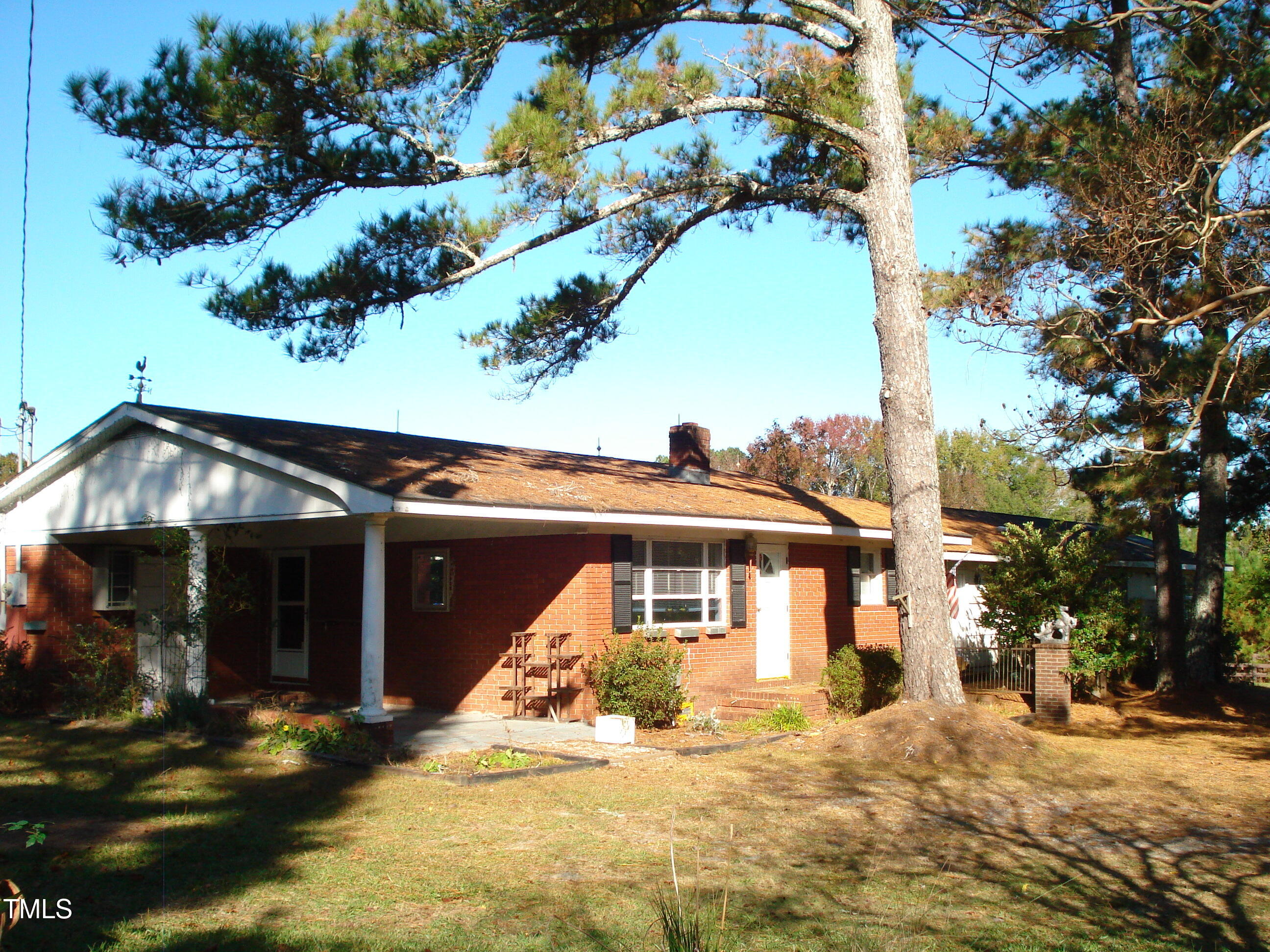 6383 Elevation Road Benson, NC 27504 - Photo 3 of 45 DSC07646