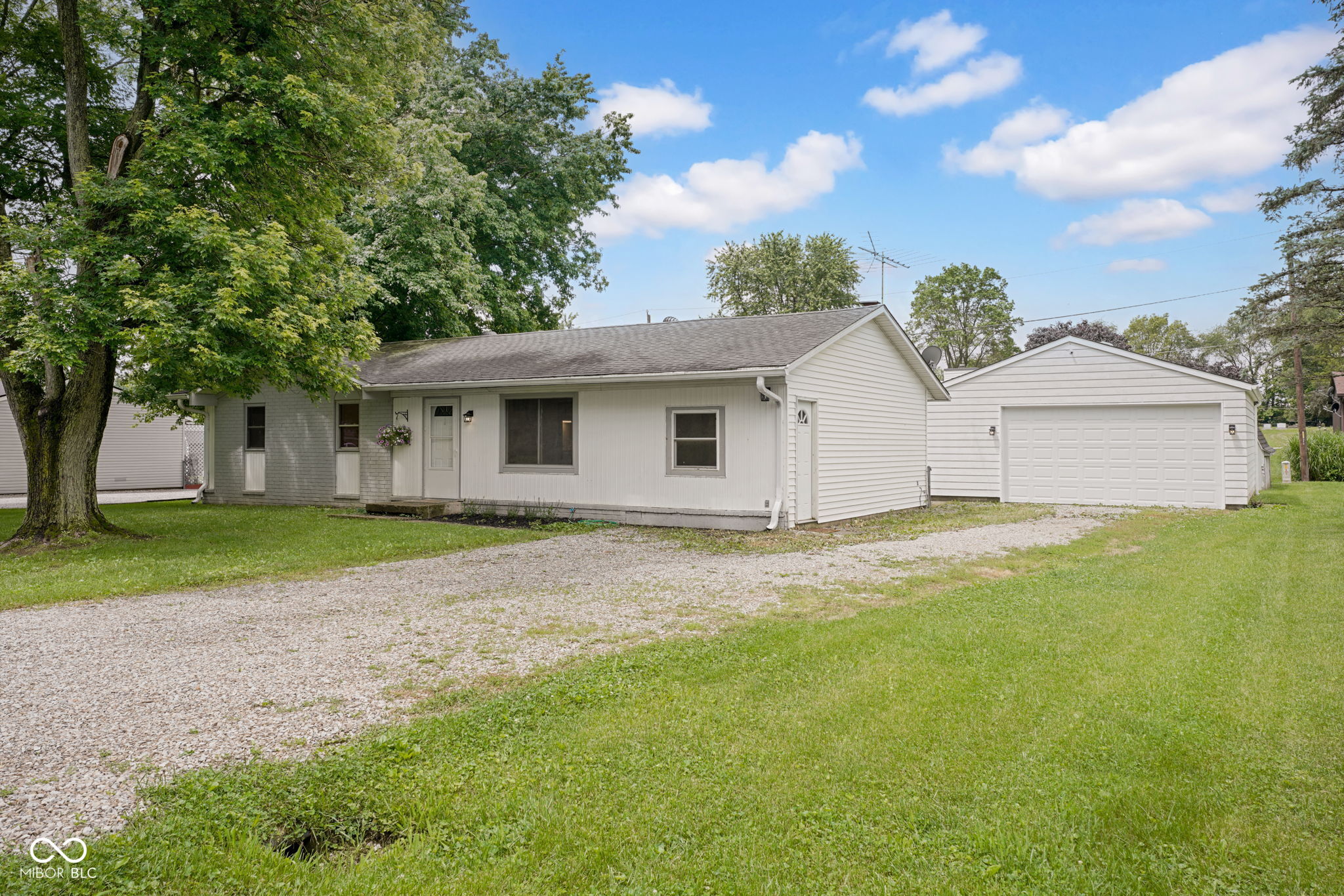 350 Maple Street Monrovia, IN 46157 - Photo 2 of 29