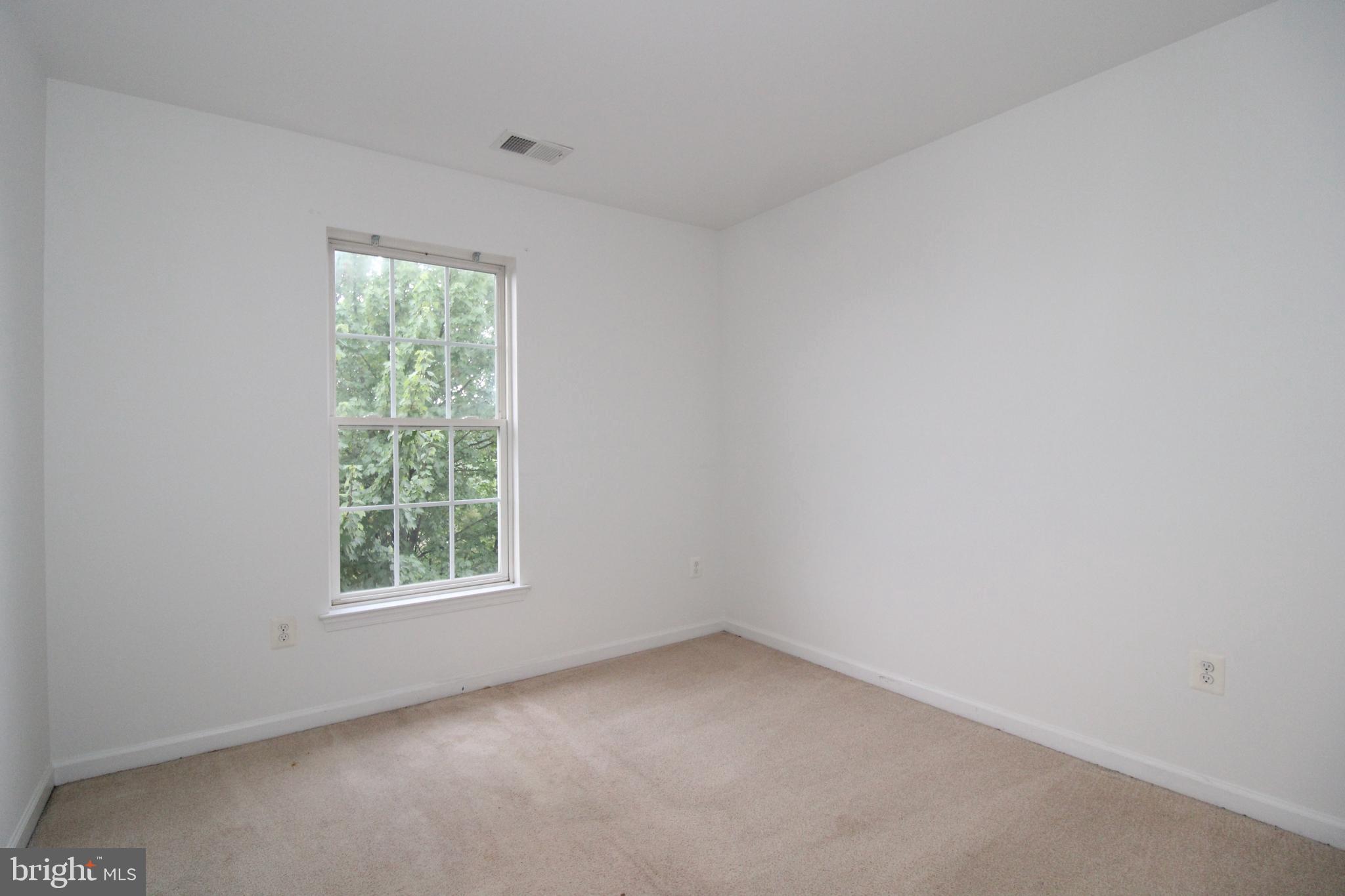 17730 Perlite Way Hagerstown, MD 21740 - Photo 12 of 21 an empty room with a window