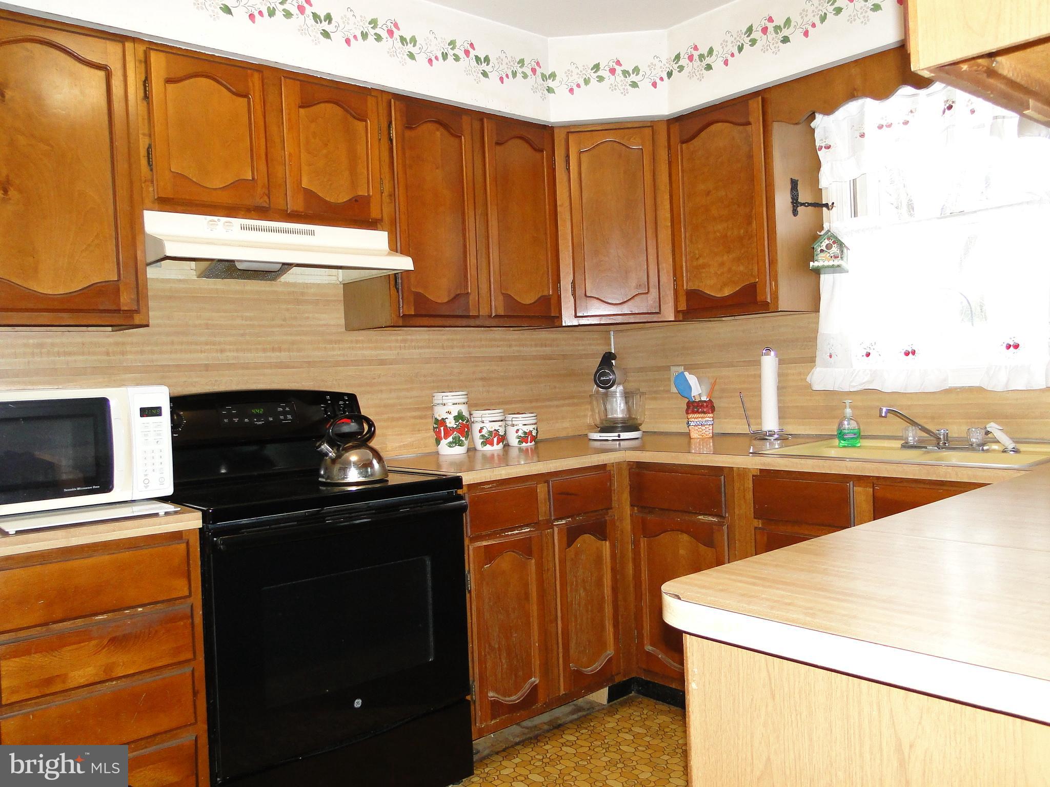 1685 Old Plains Road Pennsburg, PA 18073 - Photo 4 of 22 Gallery Image 4