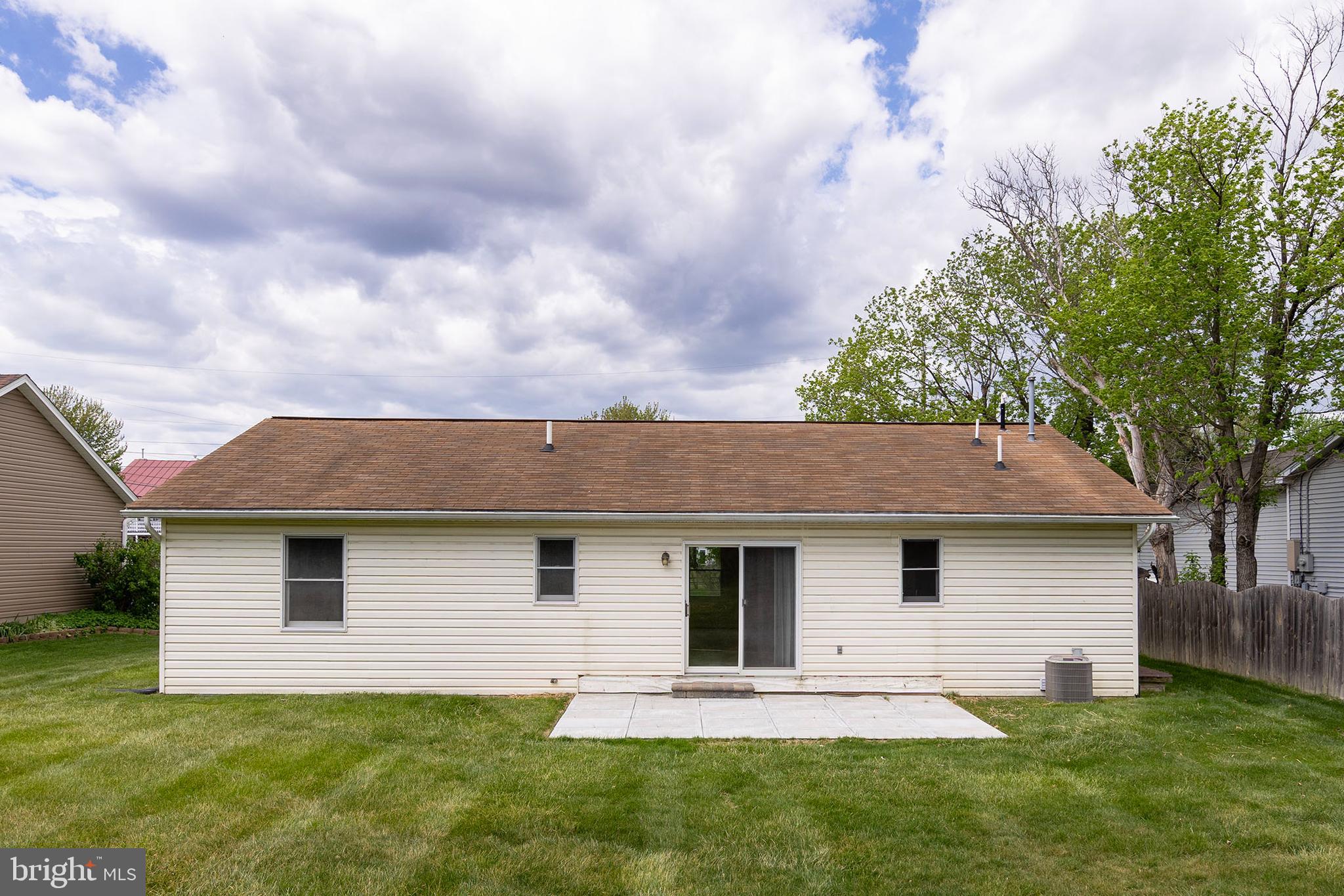 114 Pioneers Road Winchester, VA 22602 - Photo 5 of 28