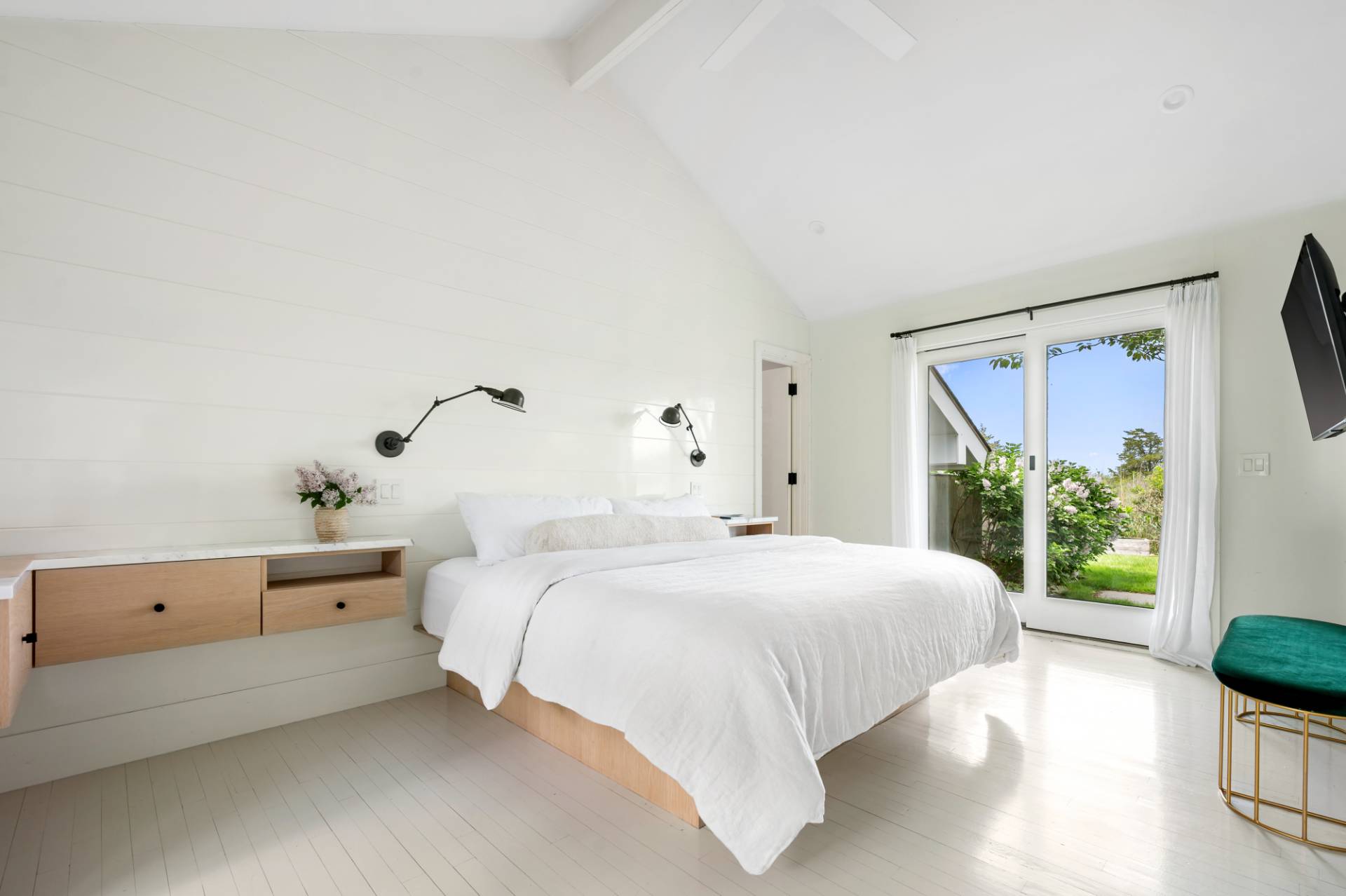 18 Island Road East Hampton, NY 11937 - Photo 17 of 31