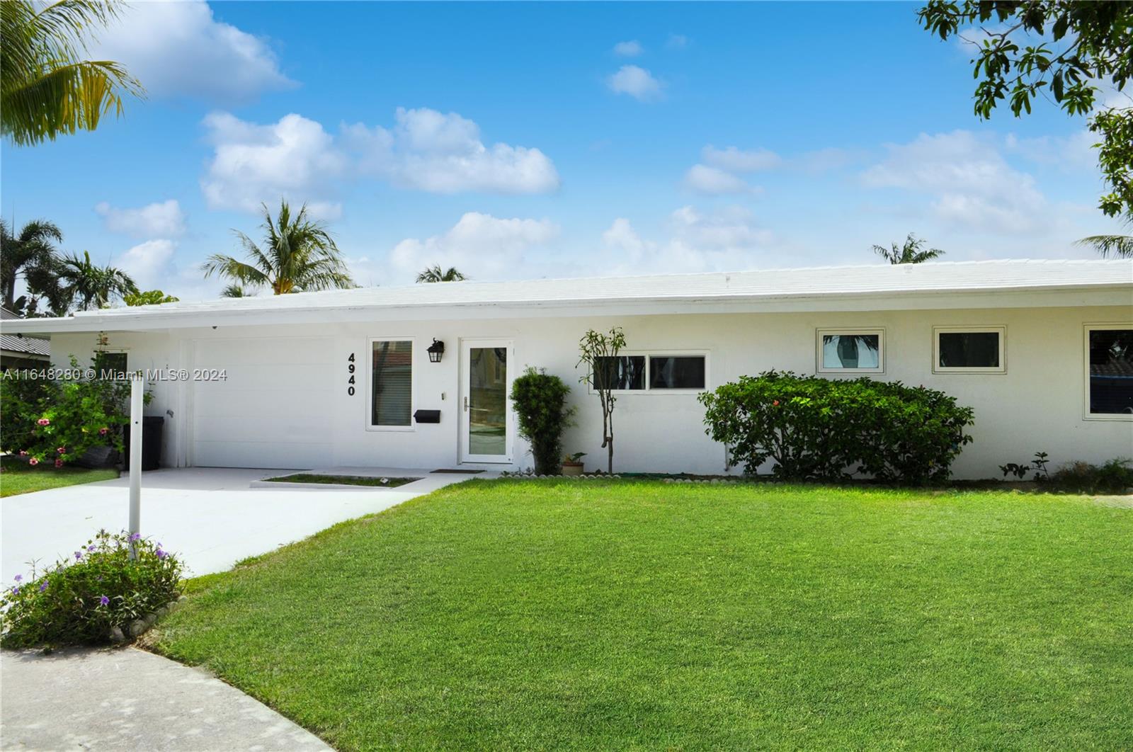 4940 Northeast 28th Avenue Lighthouse Point, FL 33064 - Photo 1 of 13
