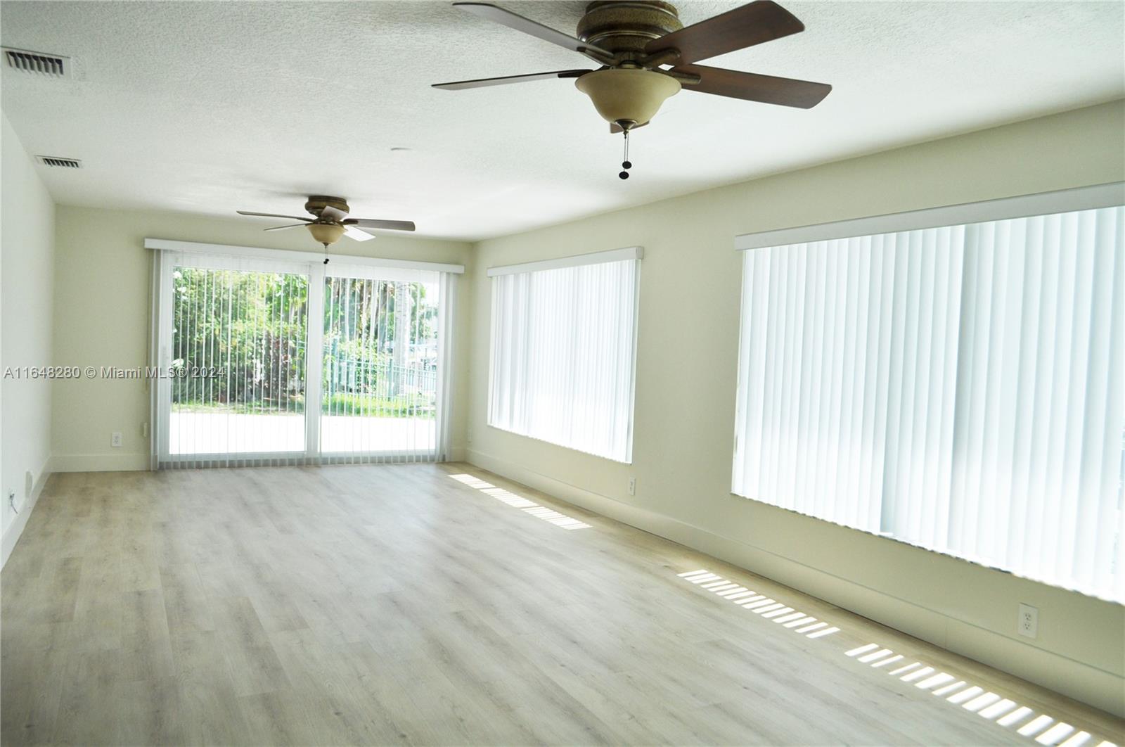 4940 Northeast 28th Avenue Lighthouse Point, FL 33064 - Photo 6 of 13