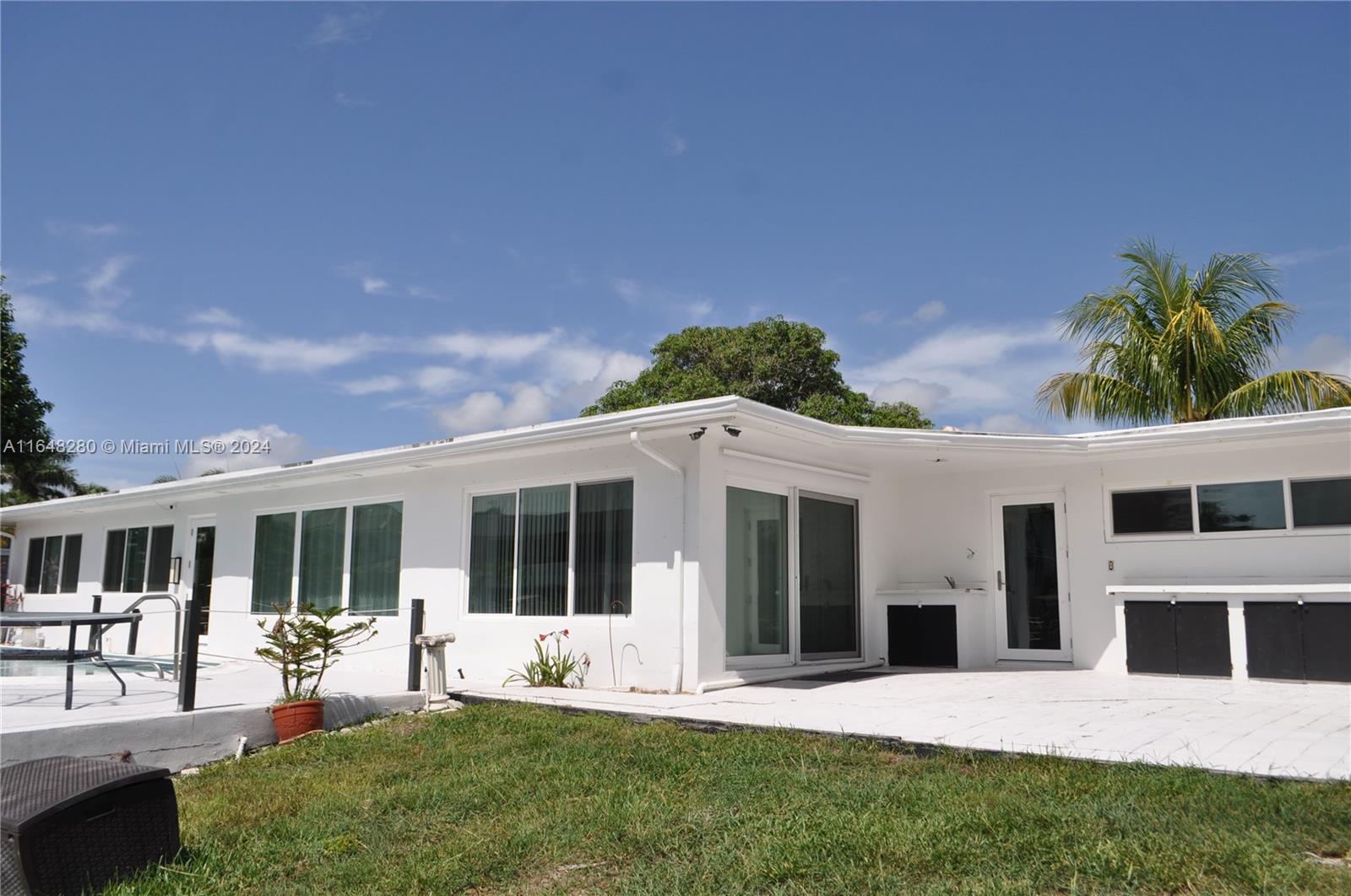4940 Northeast 28th Avenue Lighthouse Point, FL 33064 - Photo 8 of 13