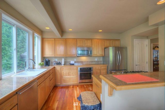 $1,200,000 | 5443 45th Avenue West, Seattle, WA 98199