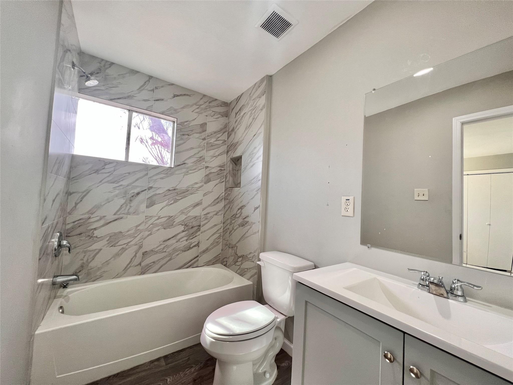 928 John Alber Road, Unit C Houston, TX 77076 - Photo 5 of 10 Gallery Image 5