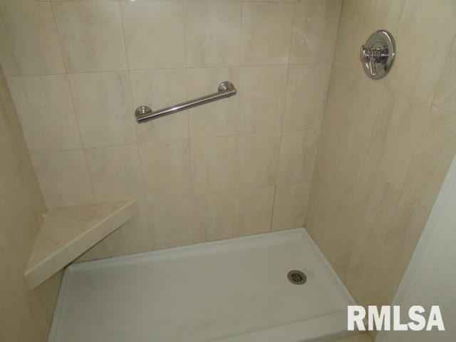 5641 North Hamilton Road Peoria, IL 61614 - Photo 19 of 35 Gallery Image 19