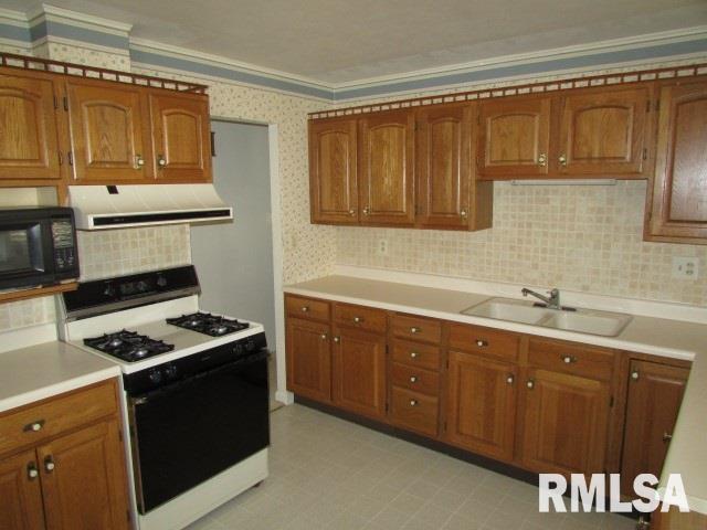 5641 North Hamilton Road Peoria, IL 61614 - Photo 10 of 35 Gallery Image 10