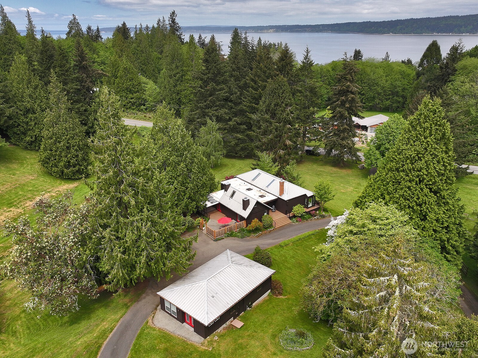 961 Sandy Point Road Langley, WA 98260 - Photo 3 of 40