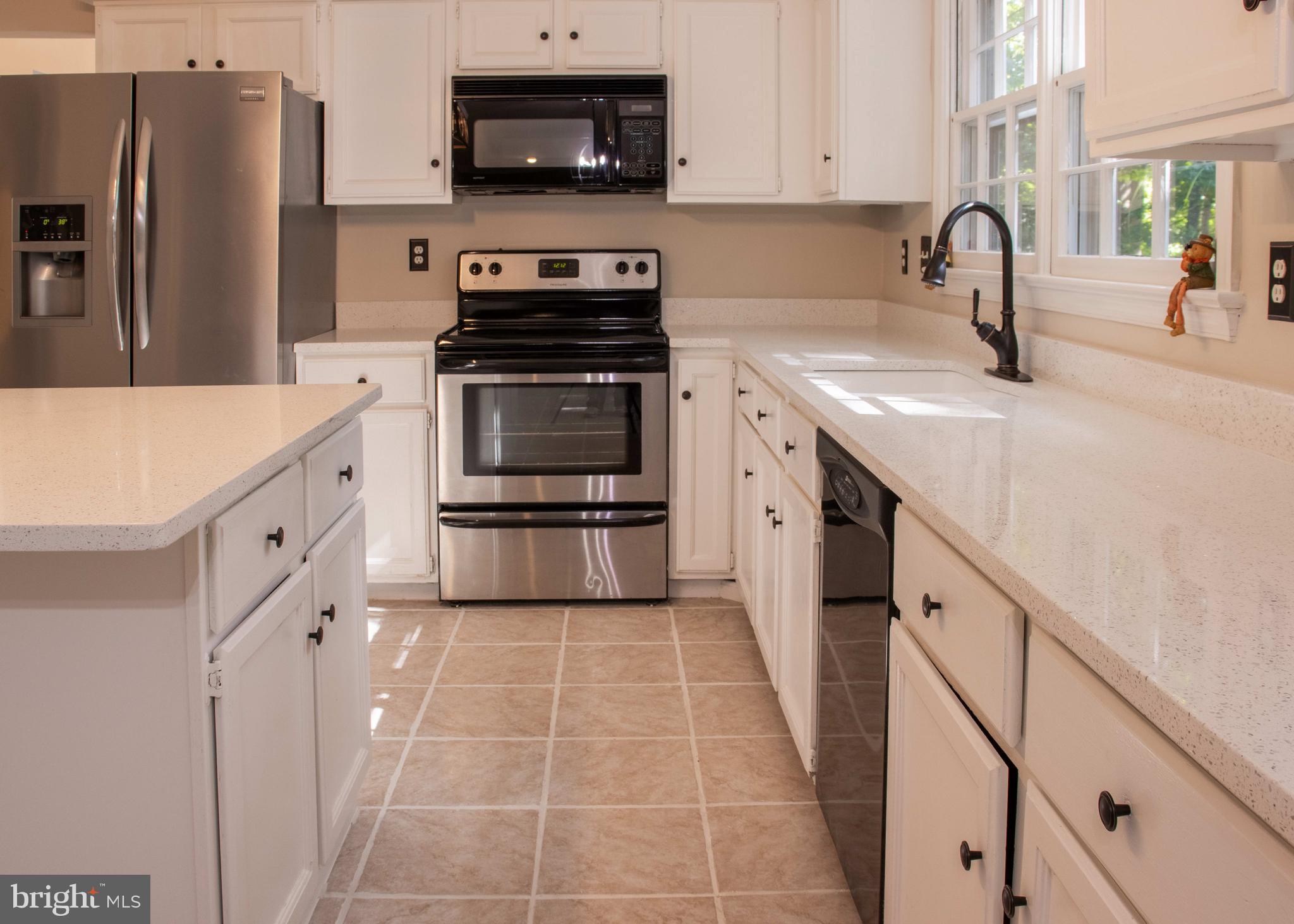 13500 Round Tree Court Silver Spring, MD 20906 - Photo 6 of 36 Gallery Image 6
