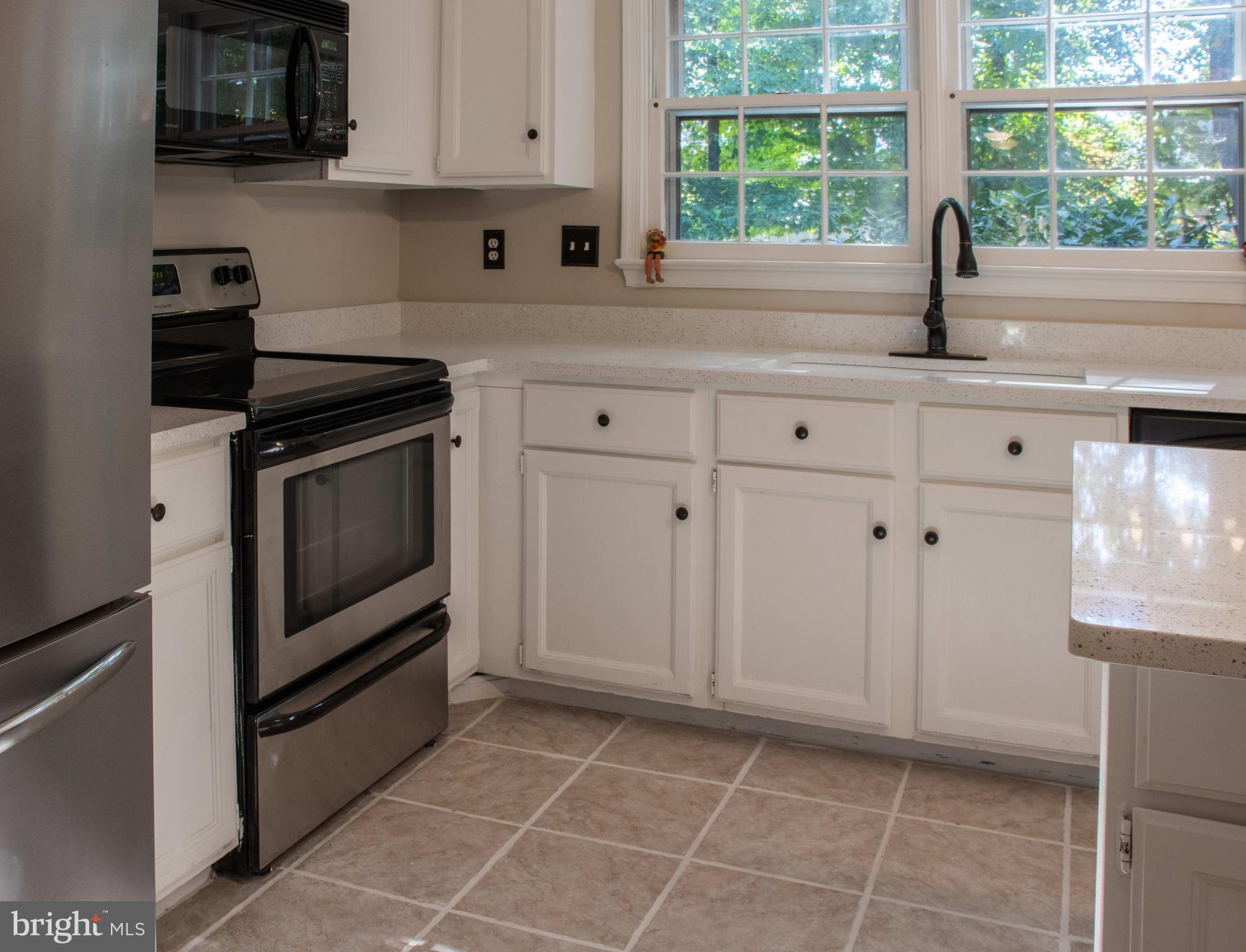 13500 Round Tree Court Silver Spring, MD 20906 - Photo 7 of 36 Gallery Image 7