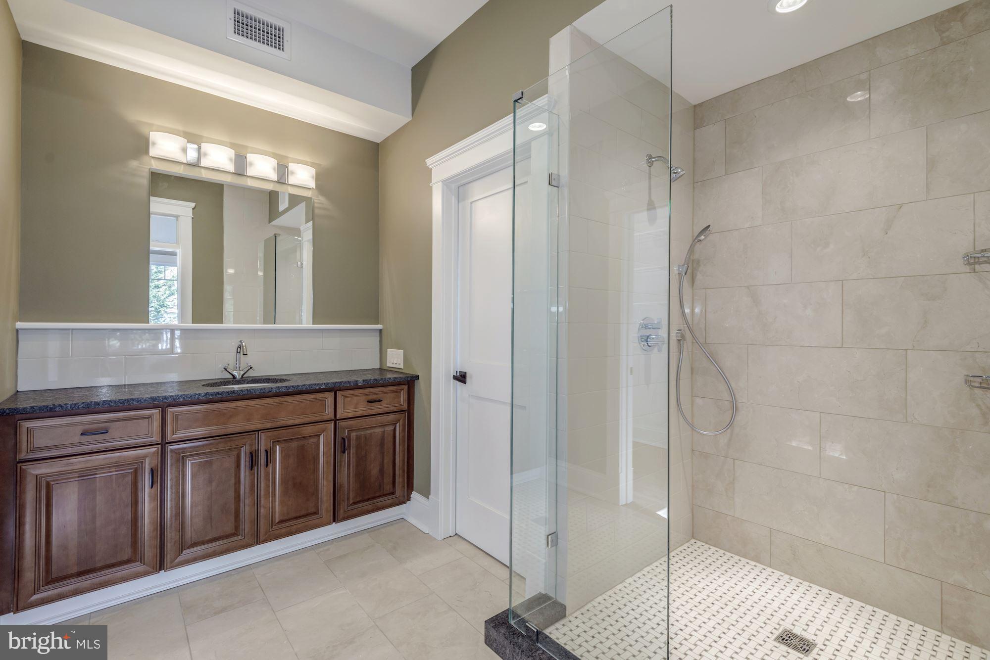 2000 Scroggins Road Alexandria, VA 22302 - Photo 14 of 30 SECOND MASTER SUITE
