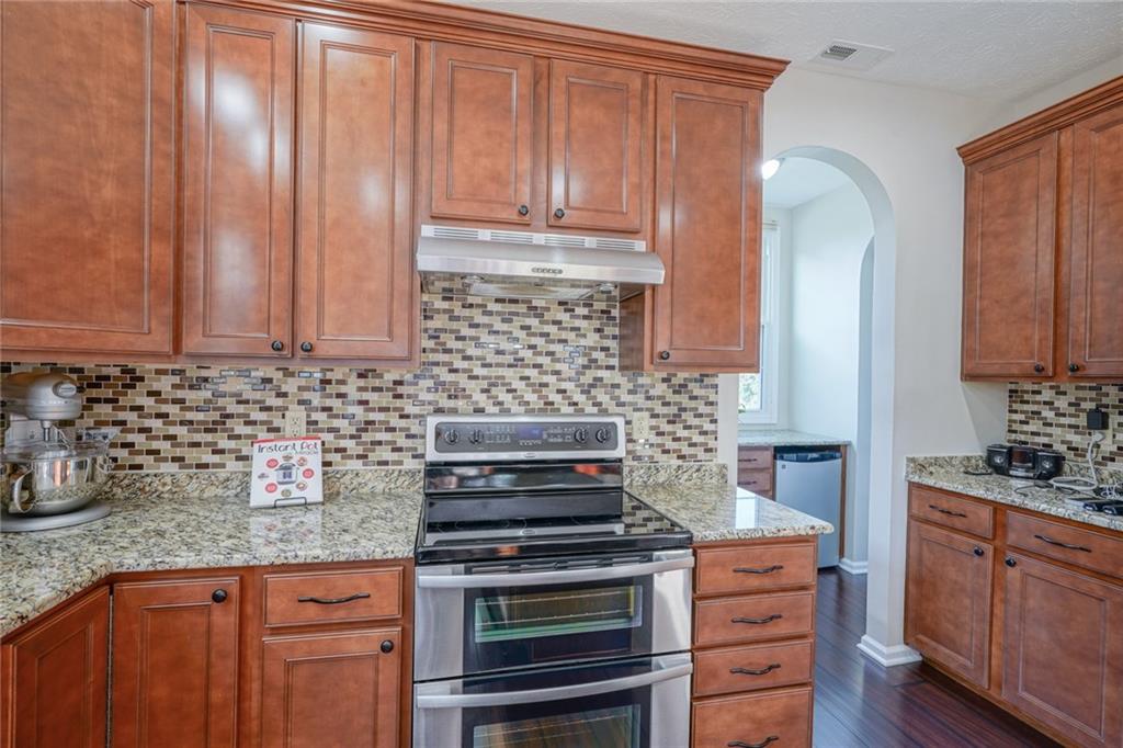 12143 Wolverton Way Fishers, IN 46037 - Photo 12 of 48 Gallery Image 12