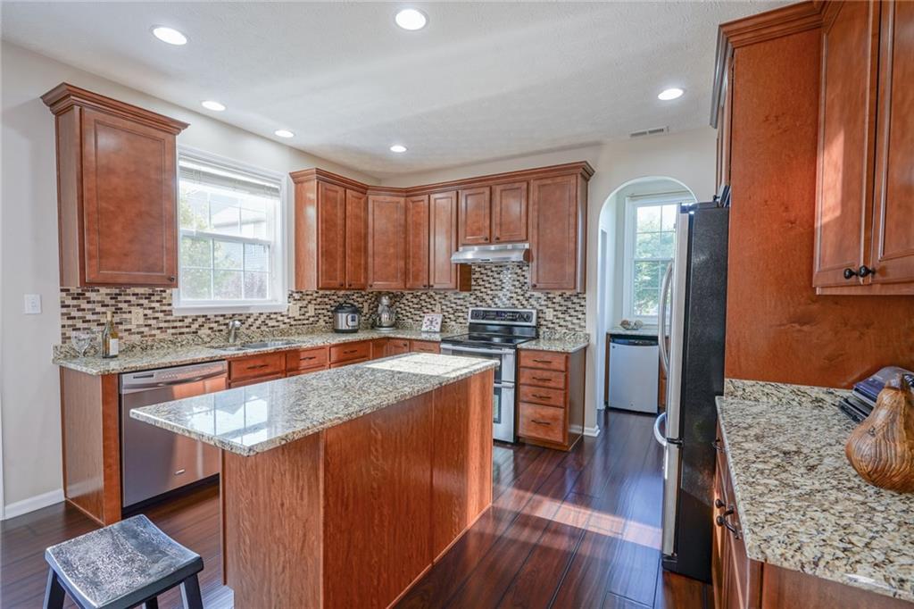 12143 Wolverton Way Fishers, IN 46037 - Photo 10 of 48 Gallery Image 10