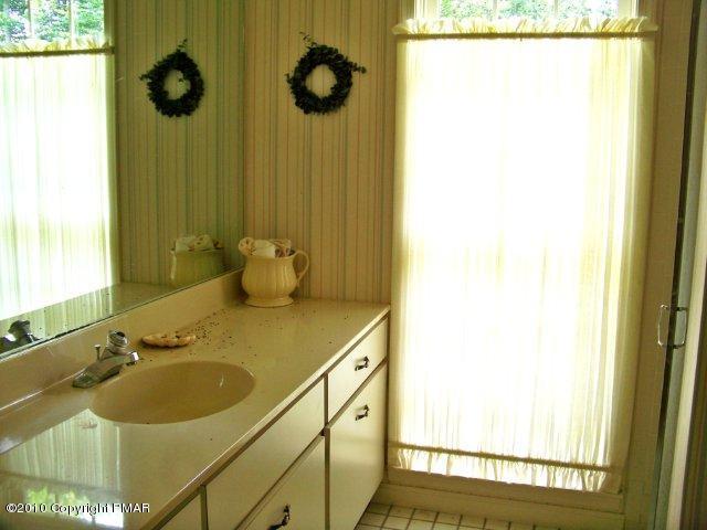 6016 Lake Road Tobyhanna, PA 18466 - Photo 8 of 16 Master Bath