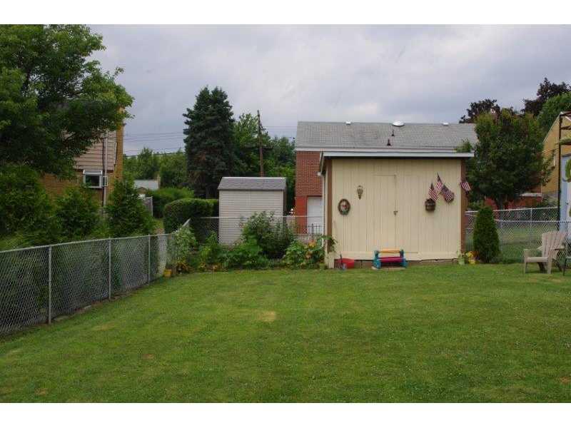 395 Wheeler Avenue McKees Rocks, PA 15136 - Photo 10 of 12 Yard/Garden.