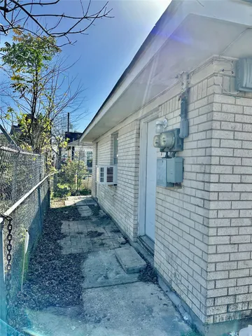 $975 | 404 James, Houston, TX 77009