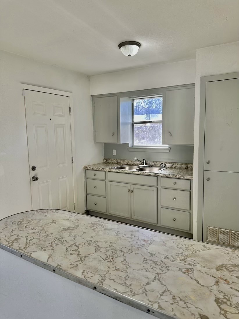 404 James Houston, TX 77009 - Photo 4 of 10