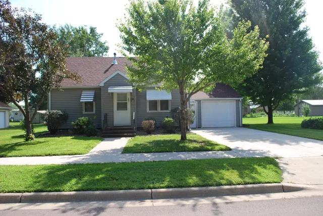 $119,900 | 307 South Main Street, Sherburn, MN 56171