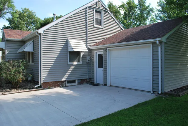 $119,900 | 307 South Main Street, Sherburn, MN 56171