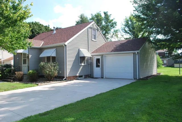 $119,900 | 307 South Main Street, Sherburn, MN 56171