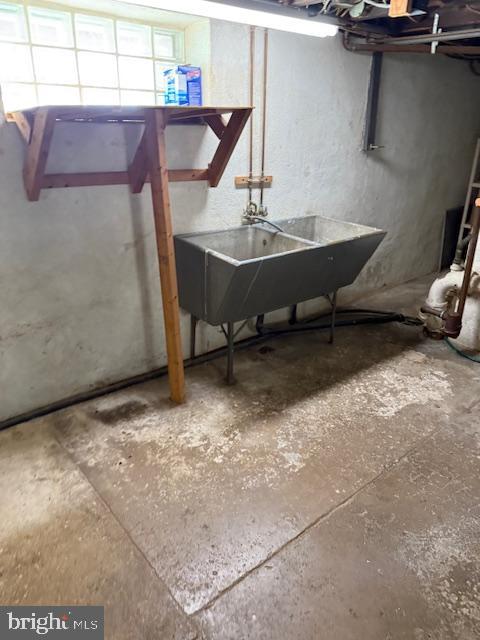 2920 Kutztown Road Reading, PA 19605 - Photo 18 of 21 a room with a table and chairs