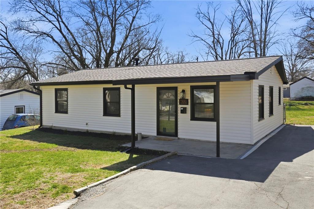 4721 Oak Grove Road Kansas City, KS 66106 - Photo 1 of 31