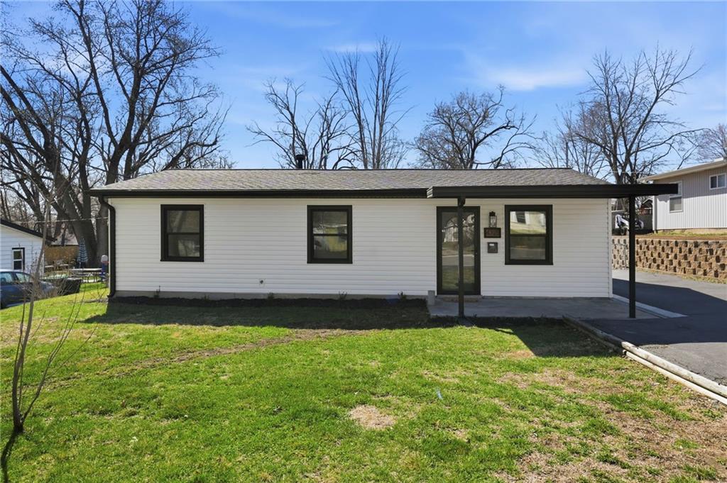 4721 Oak Grove Road Kansas City, KS 66106 - Photo 2 of 31