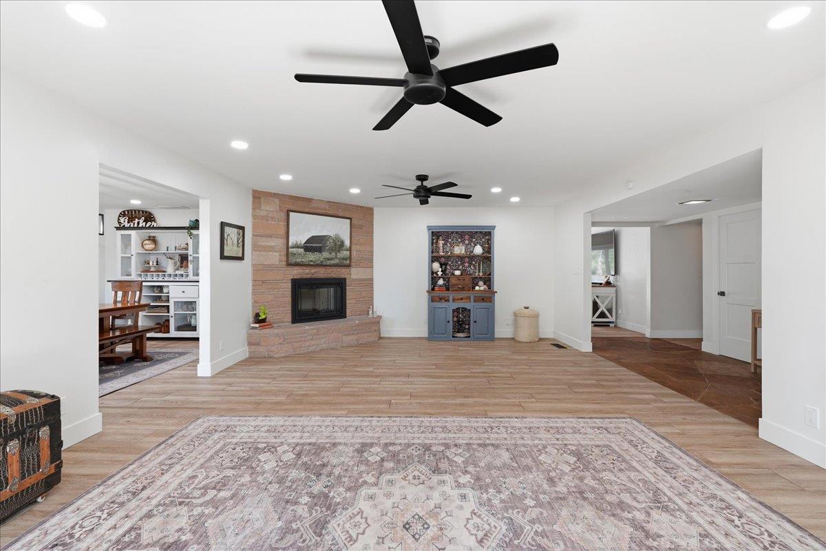 4849 Alexon Way Carmichael, CA 95608 - Photo 10 of 50 a big room with closet and windows