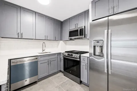 $425,000 | 134-54 Maple Avenue, Unit 4H | Flushing