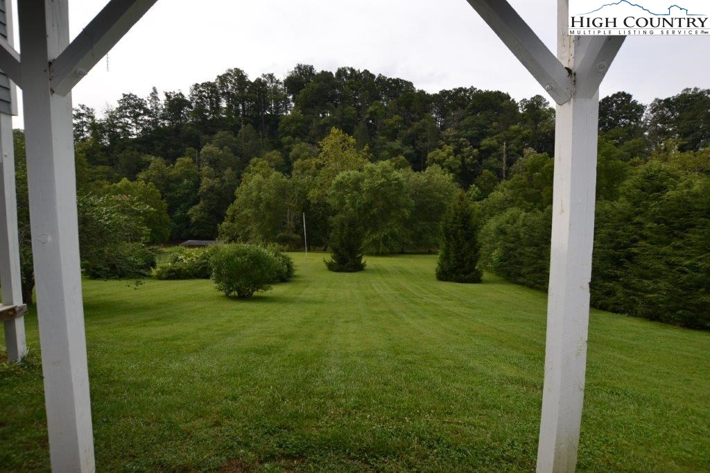 190 Beau Rivage Drive Crumpler, NC 28617 - Photo 4 of 31 Gallery Image 4