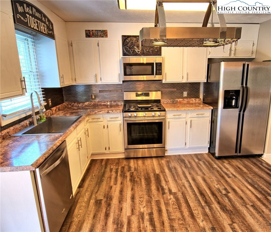 190 Beau Rivage Drive Crumpler, NC 28617 - Photo 5 of 31 Gallery Image 5