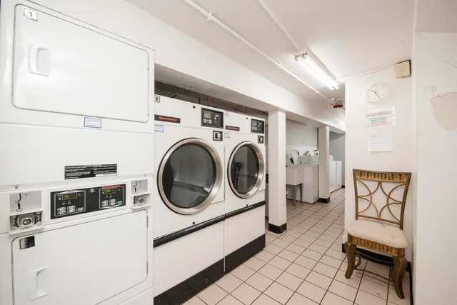 $2,200 | 5300 Carriageway Drive, Unit 107, Rolling Meadows, IL 60008