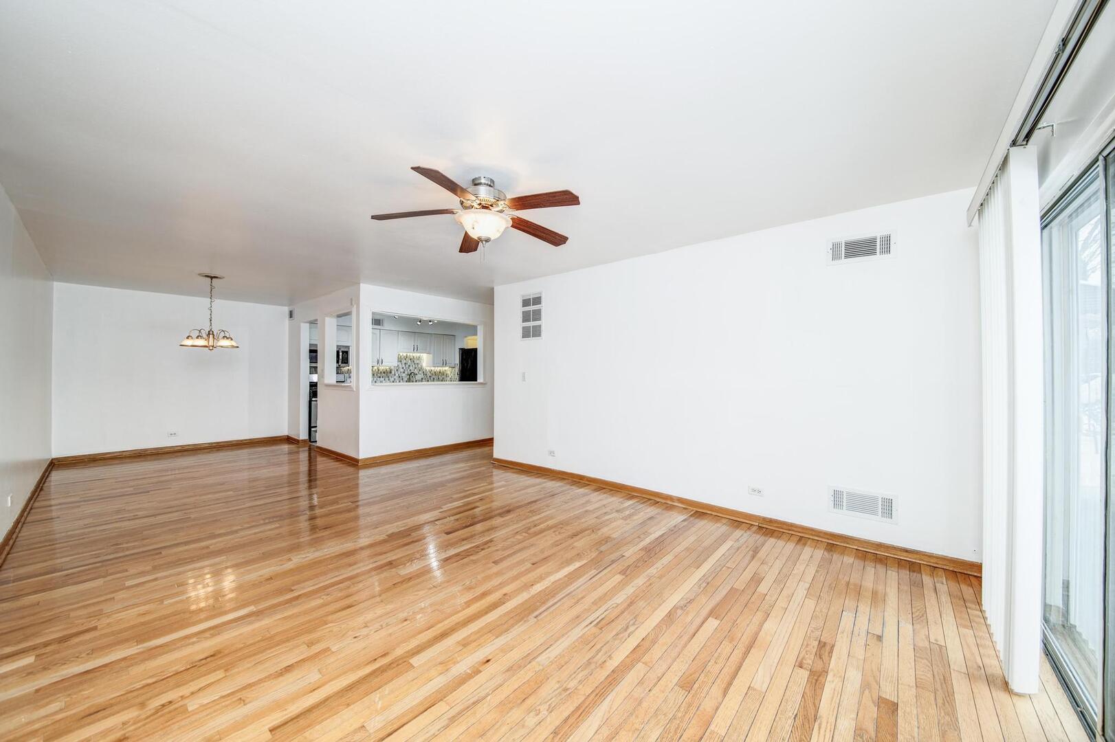 5300 Carriageway Drive, Unit 107 Rolling Meadows, IL 60008 - Photo 8 of 17