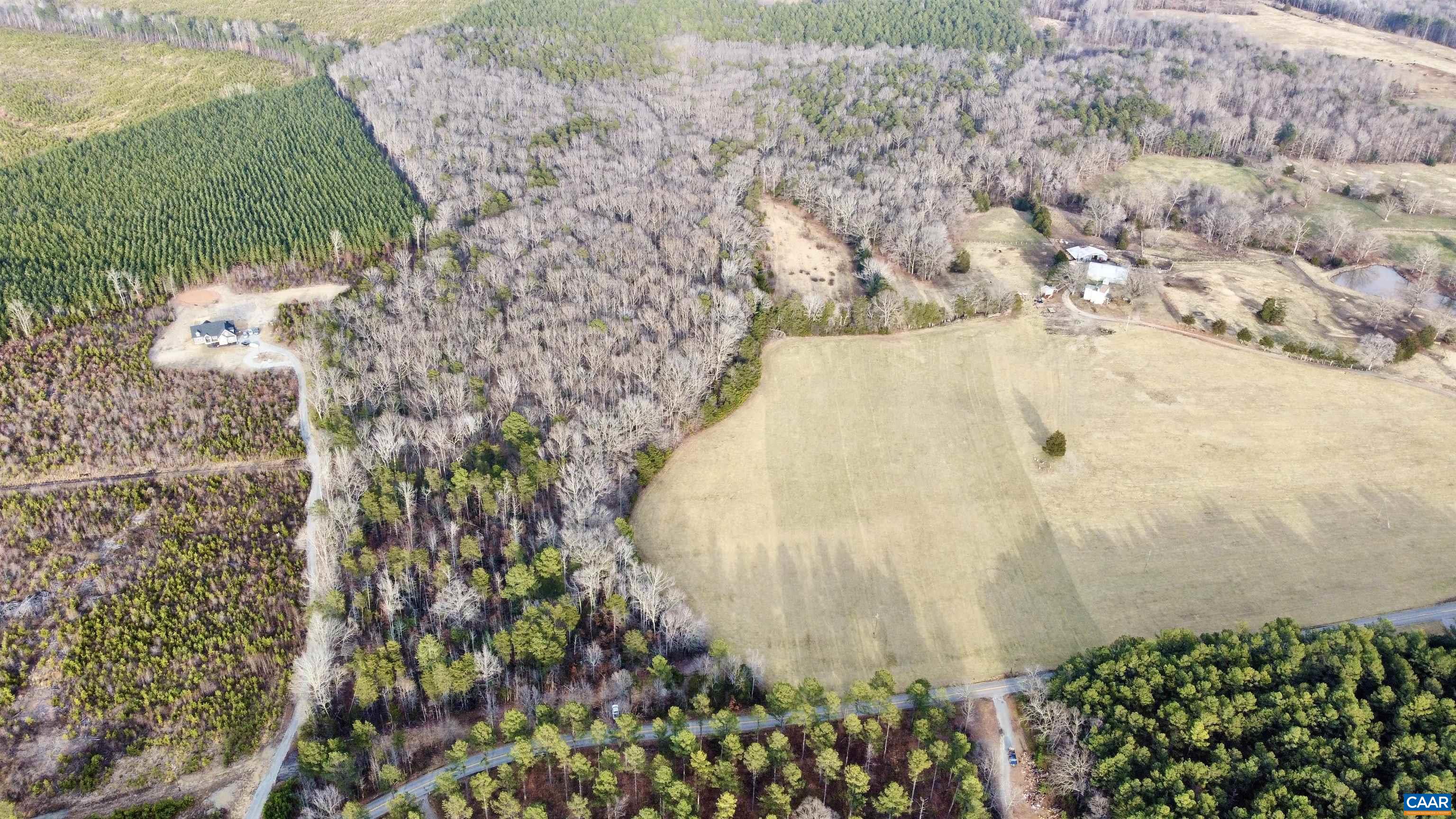 20602 Beaver Dam Road Beaverdam, VA 23015 - Photo 13 of 24 a view of bath tub