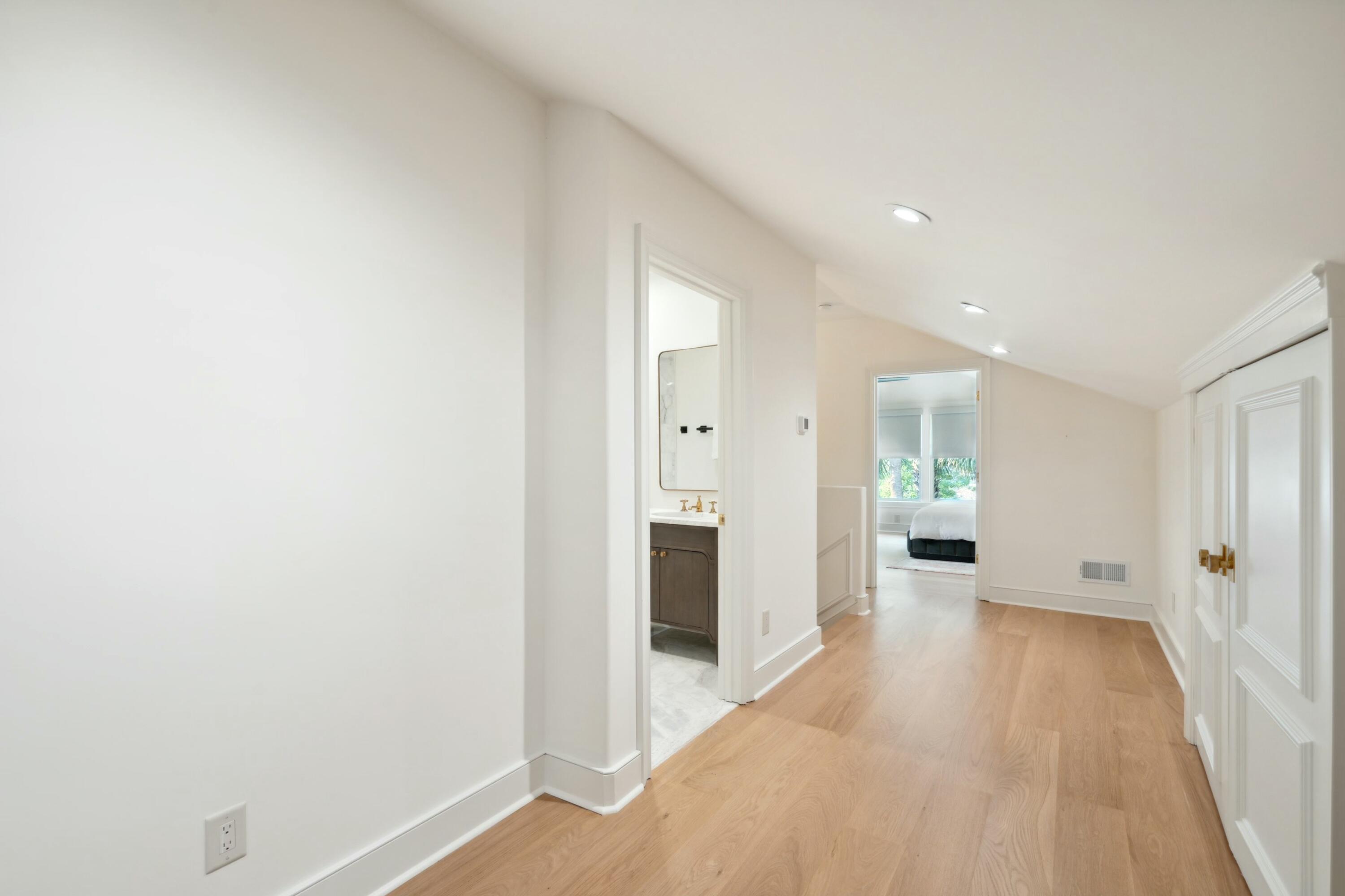 111 South Battery Charleston, SC 29401 - Photo 53 of 86 Hallway