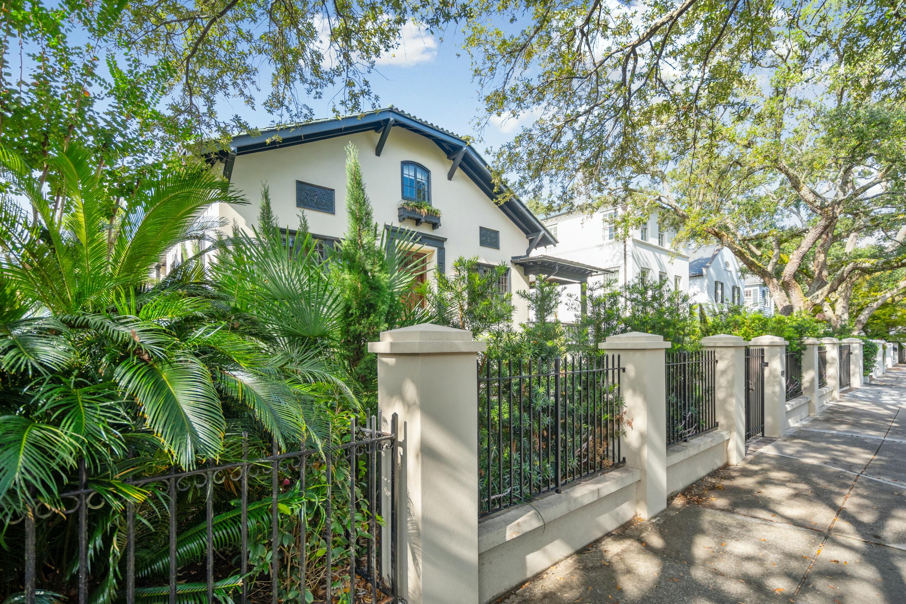 111 South Battery Charleston, SC 29401 - Photo 6 of 86 Sidewalk View