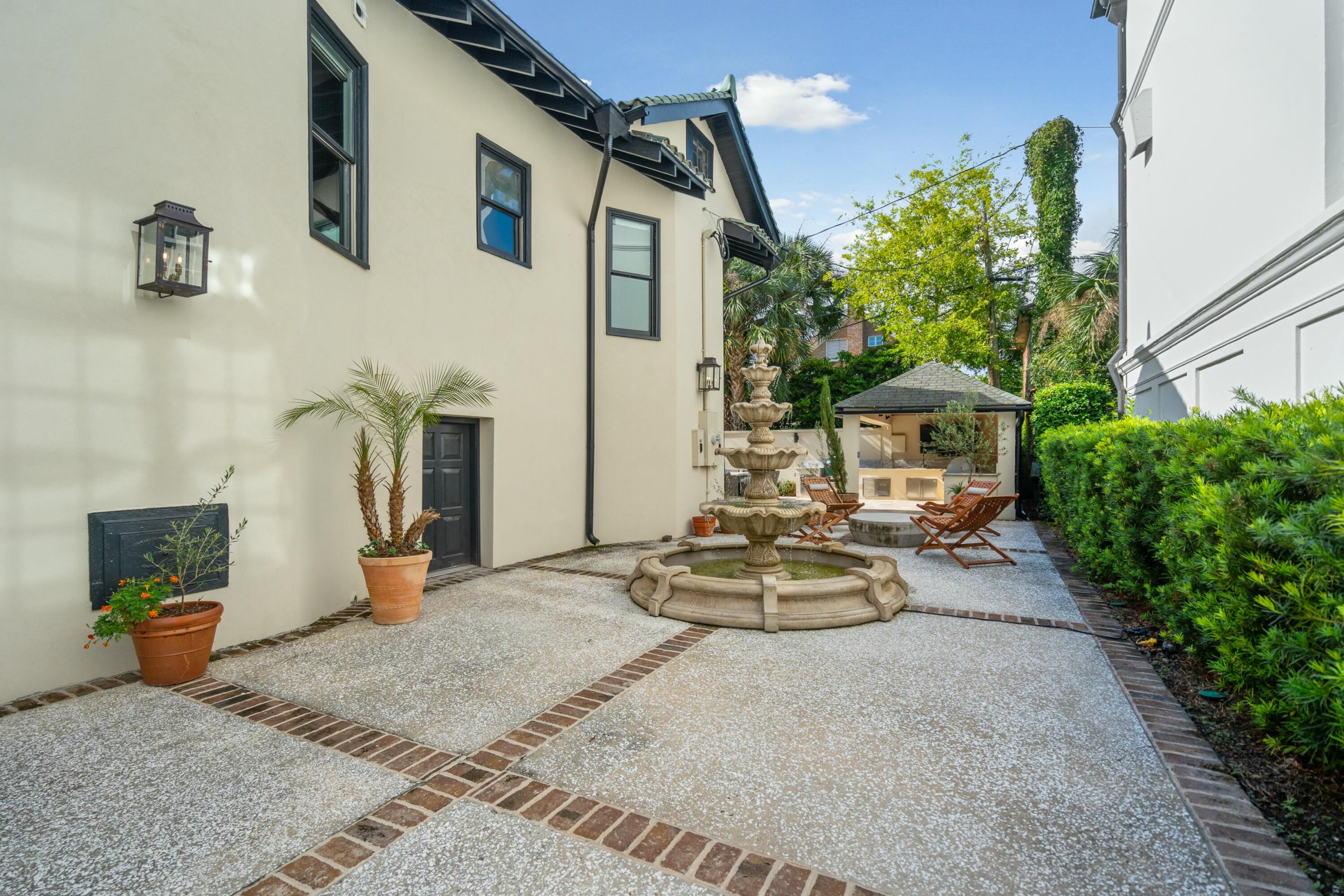 111 South Battery Charleston, SC 29401 - Photo 69 of 86 Patio/Fountain