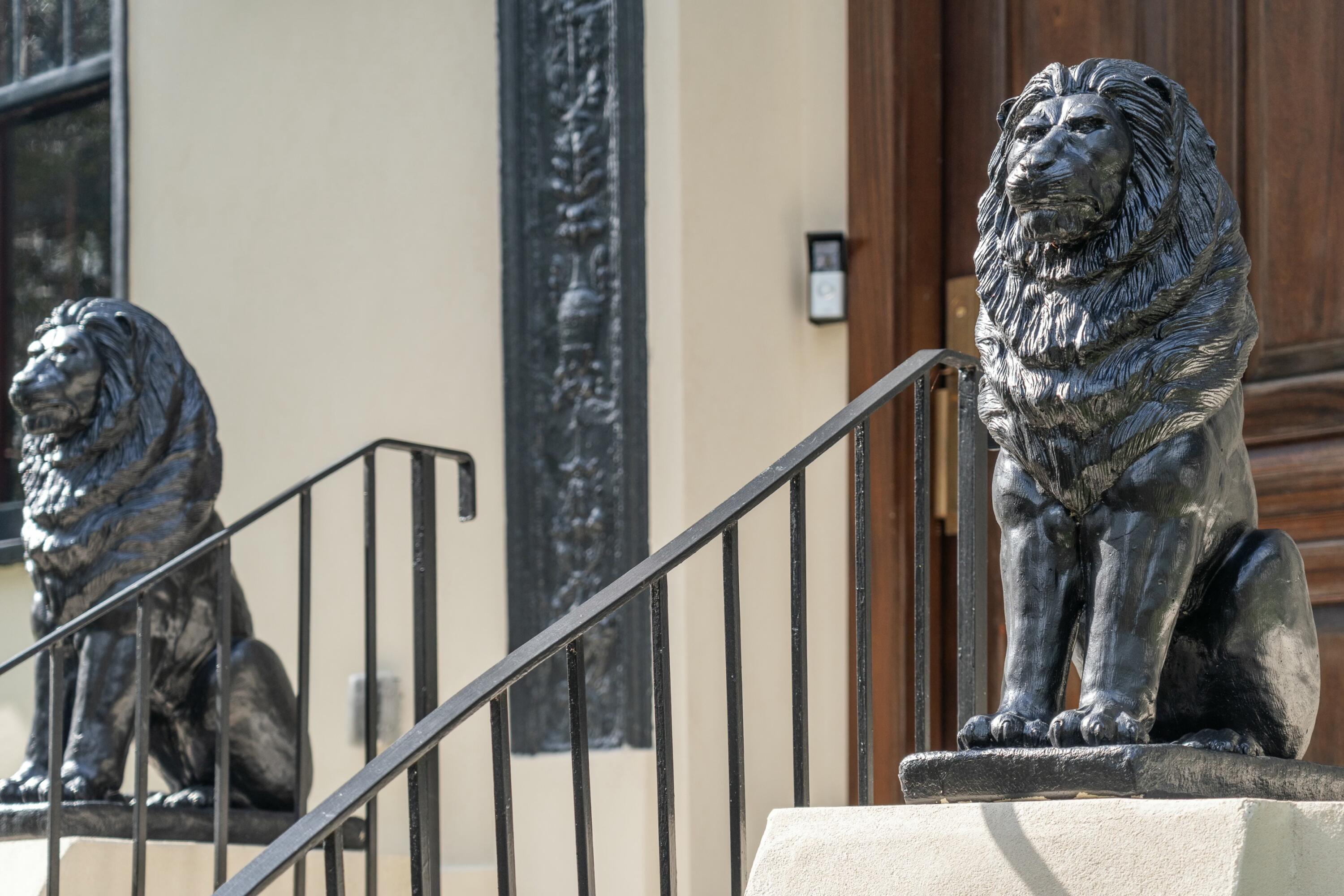 111 South Battery Charleston, SC 29401 - Photo 7 of 86 Front Stair Lions