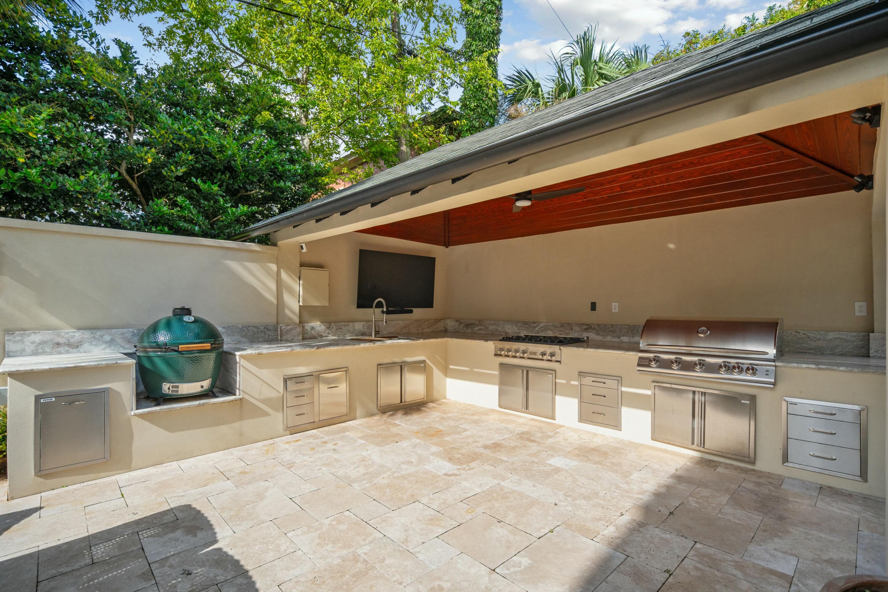 111 South Battery Charleston, SC 29401 - Photo 81 of 86 Outdoor Kitchen