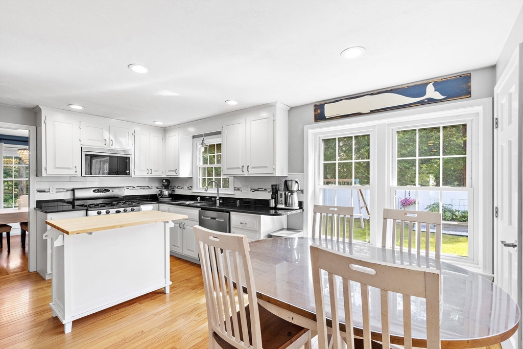 1 Castle Road Medway, MA 02053 - Photo 9 of 37