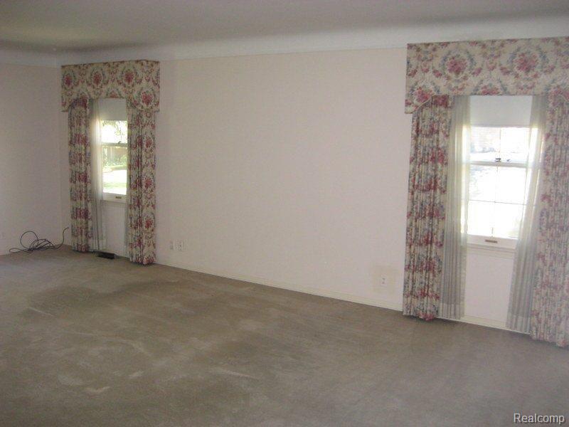 50 North Deeplands Road Grosse Pointe, MI 48236 - Photo 8 of 15 50 North Deeplands 008-001.jpg