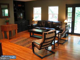 143 Erdenheim Road Glenside, PA 19038 - Photo 4 of 6 Family Room