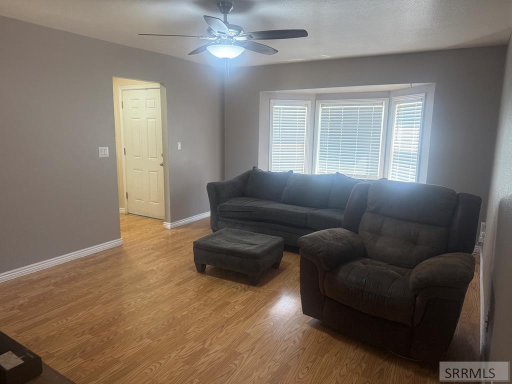 923 Howard Avenue Pocatello, ID 83201 - Photo 2 of 18