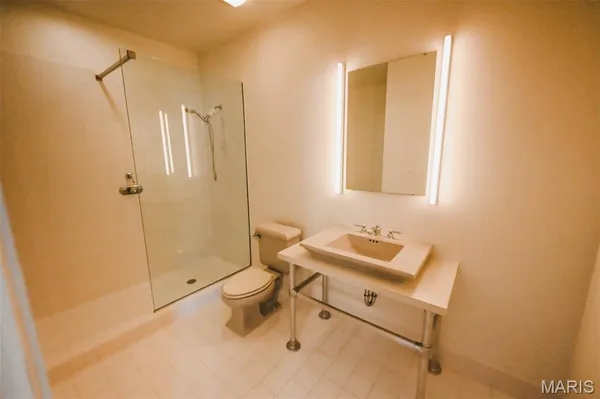 $1,900 | 1010 St Charles Street, Unit 1002, St. Louis, MO 63101