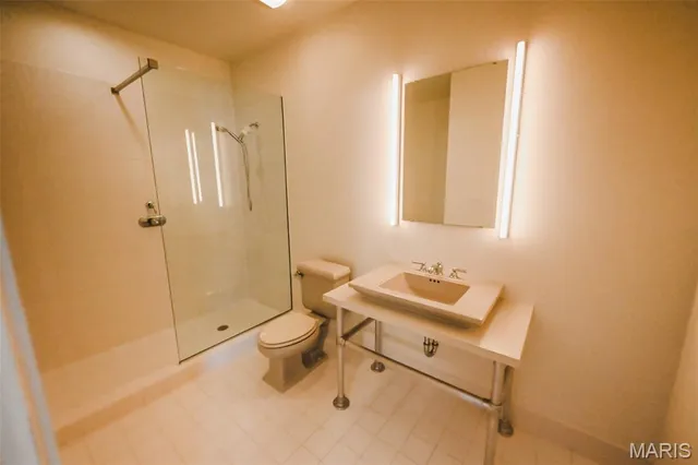 $2,000 | 1010 St Charles Street, Unit 1002, St. Louis, MO 63101