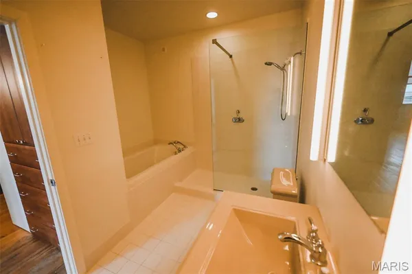 $1,900 | 1010 St Charles Street, Unit 1002, St. Louis, MO 63101