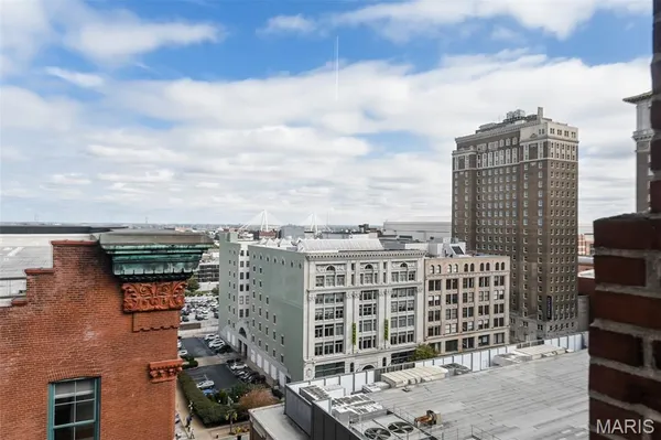 $1,900 | 1010 St Charles Street, Unit 1002, St. Louis, MO 63101