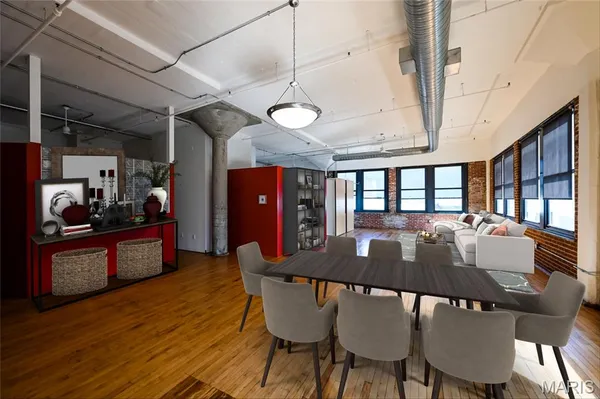$1,900 | 1010 St Charles Street, Unit 1002, St. Louis, MO 63101
